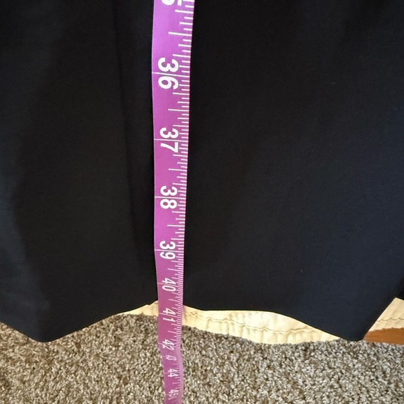 Chic black shift dress with beaded detail and netting - by Donna Ricco. Size 10 - Picture 4 of 7